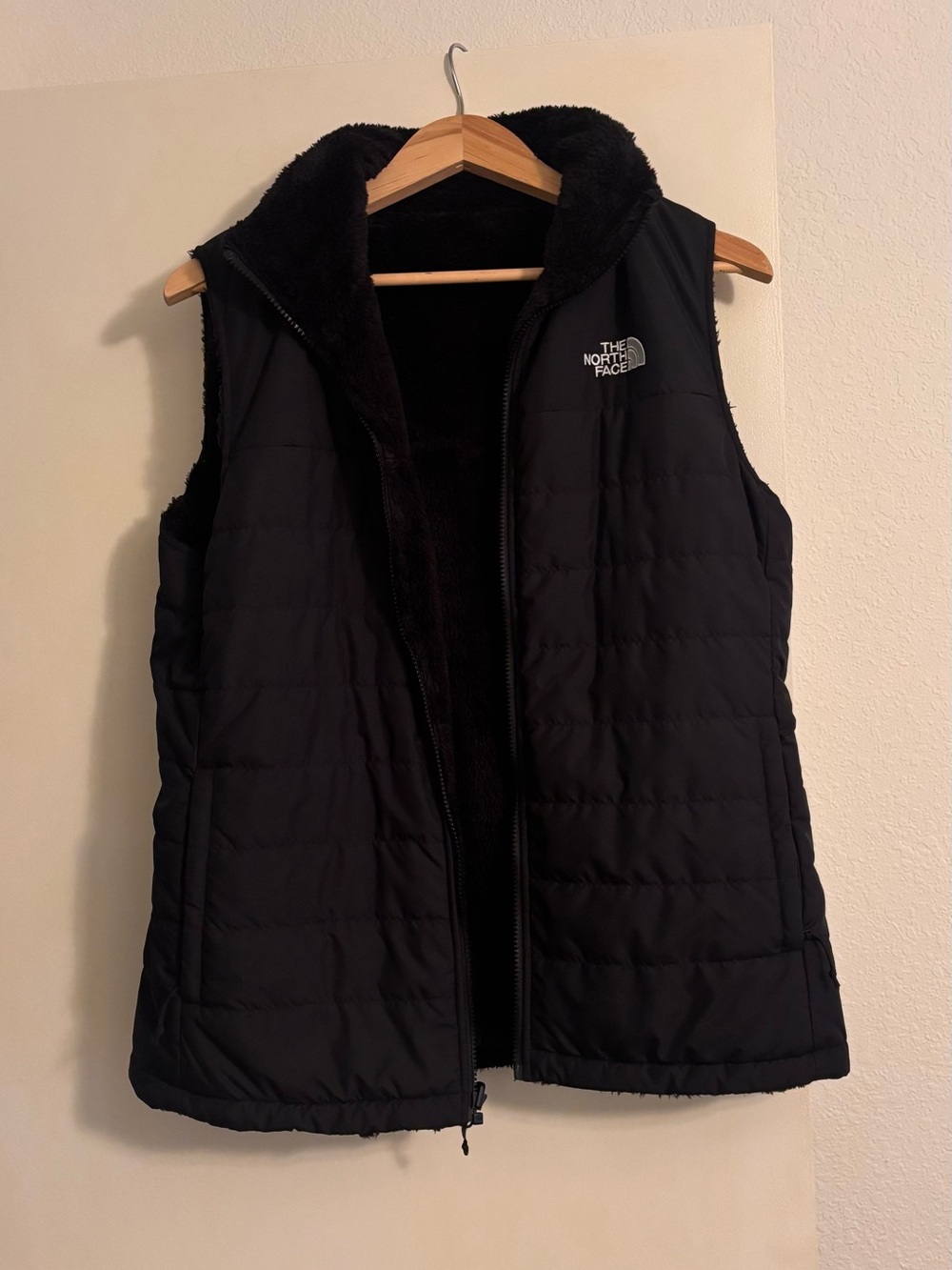 The North Face Women's Black Quilted Sherpa-Lined Vest